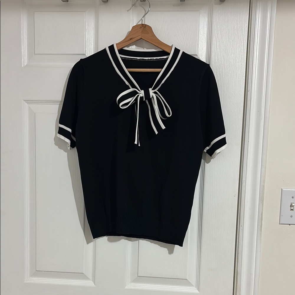 Black Top with White Trim and Bow - Size US Small - Picture 6 of 8
